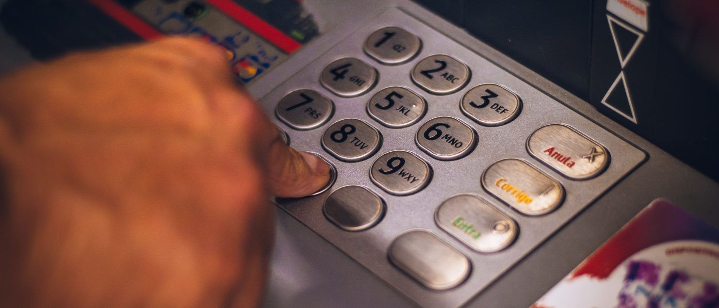 ¿Estafa bancaria? El banco debe devolverte tu dinero Nuevos plazos, derechos del consumidor y cómo reclamar con éxito